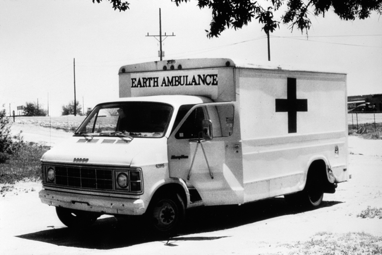 Hel&egrave;ne Aylon, The Earth Ambulance, 1982